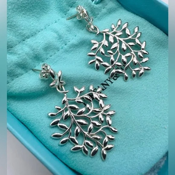 Tiffany & Co. Euc olive leaf dangle earrings (big size) in sterling silver - Picture 4 of 8